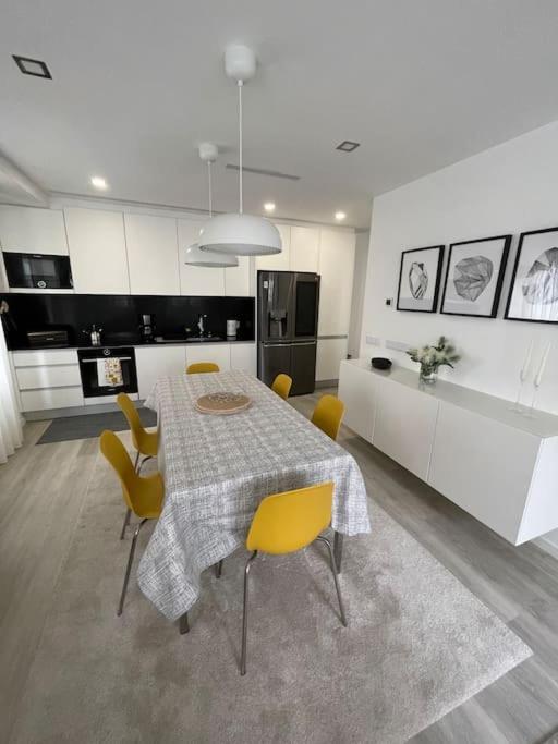 Modern 1 Bedroom City Center Aveiro Apartment Exteriör bild