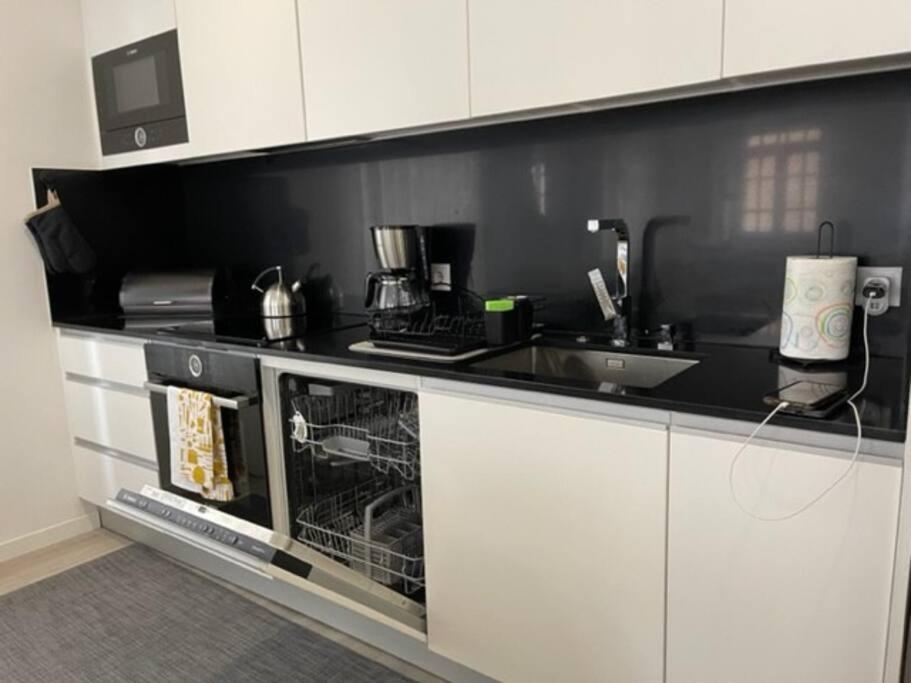 Modern 1 Bedroom City Center Aveiro Apartment Exteriör bild
